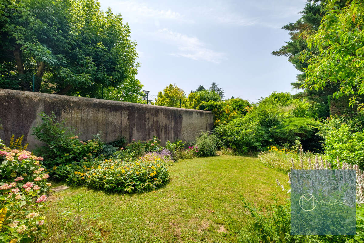 Maison à TASSIN-LA-DEMI-LUNE