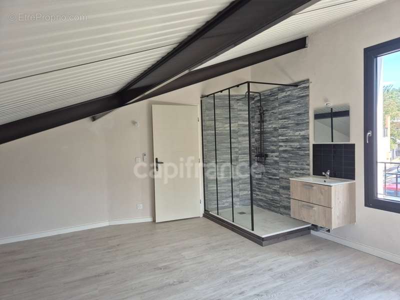 Appartement à SAINT-MARTIN-DE-VALGALGUES