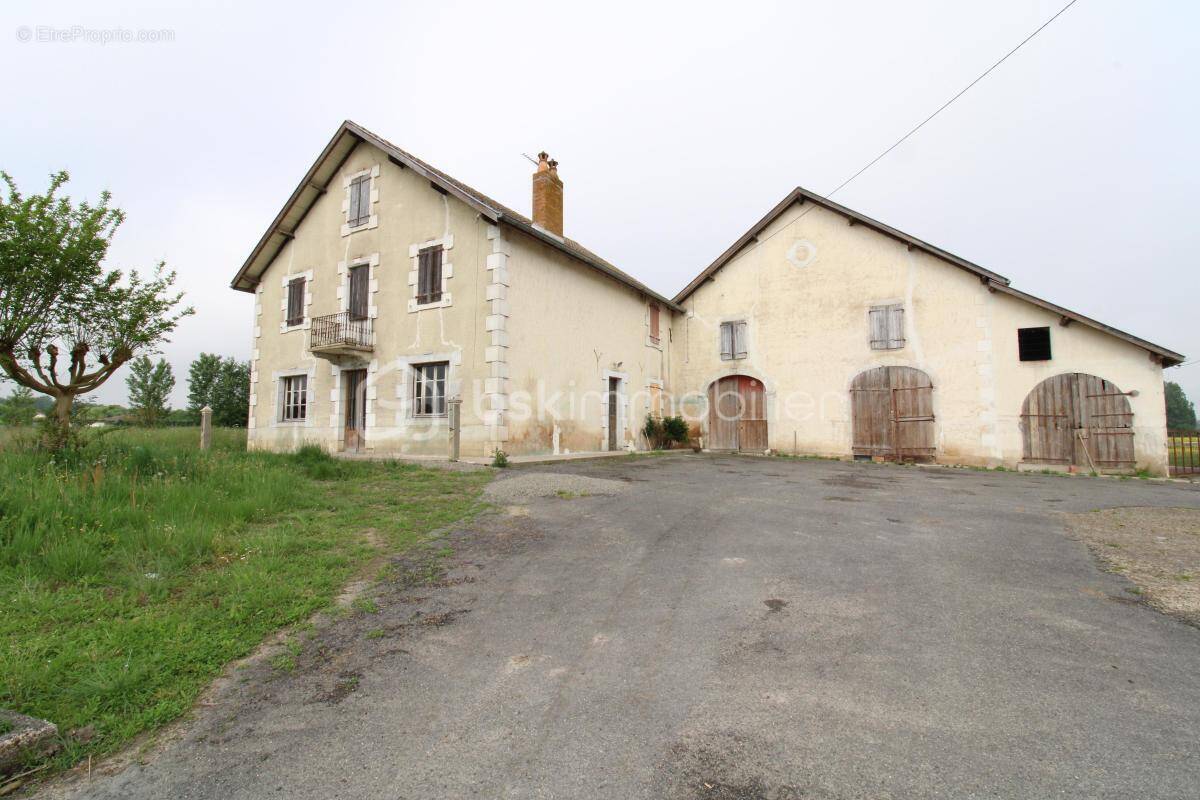 Maison à CASTEL-SARRAZIN