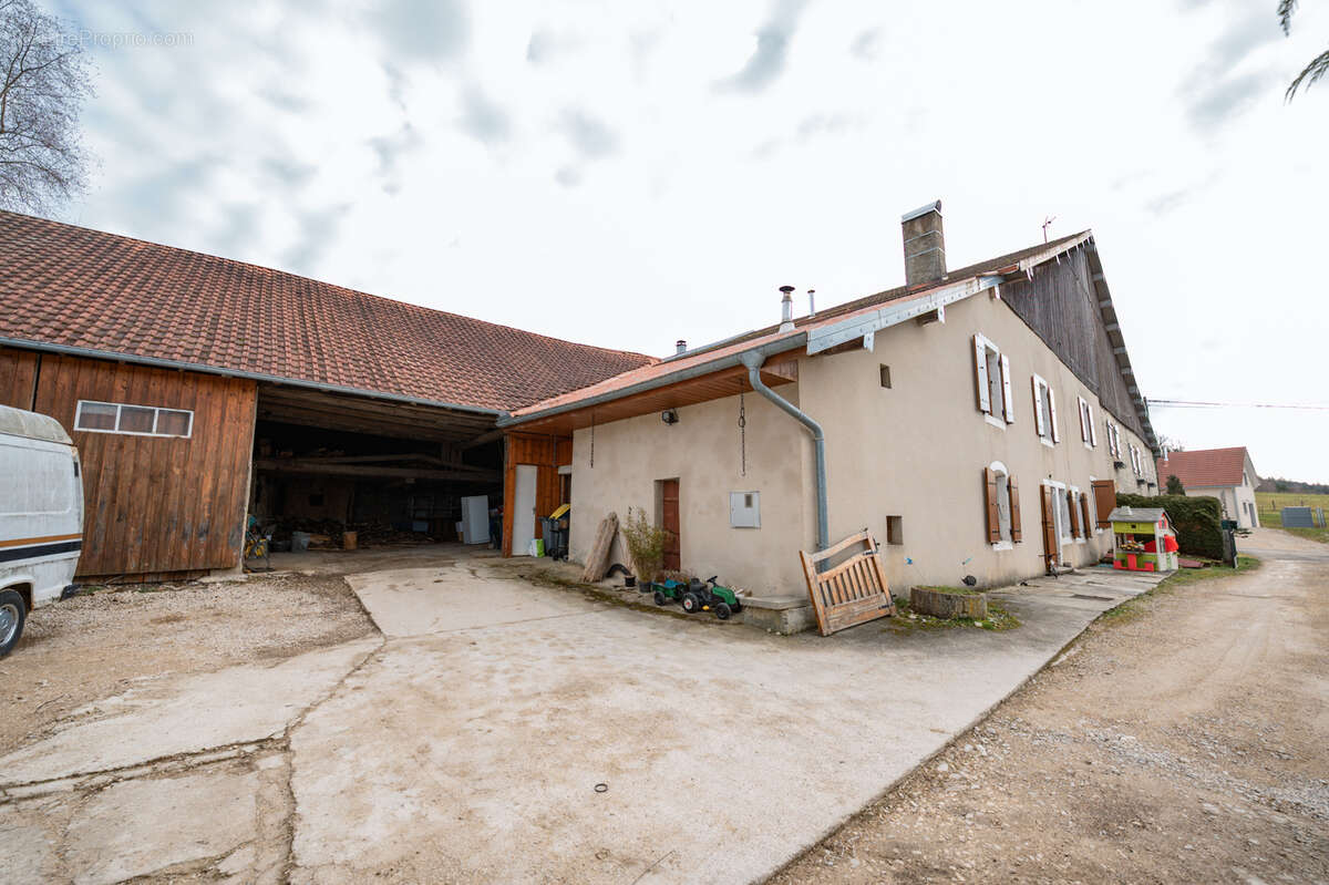 Maison à BIANS-LES-USIERS