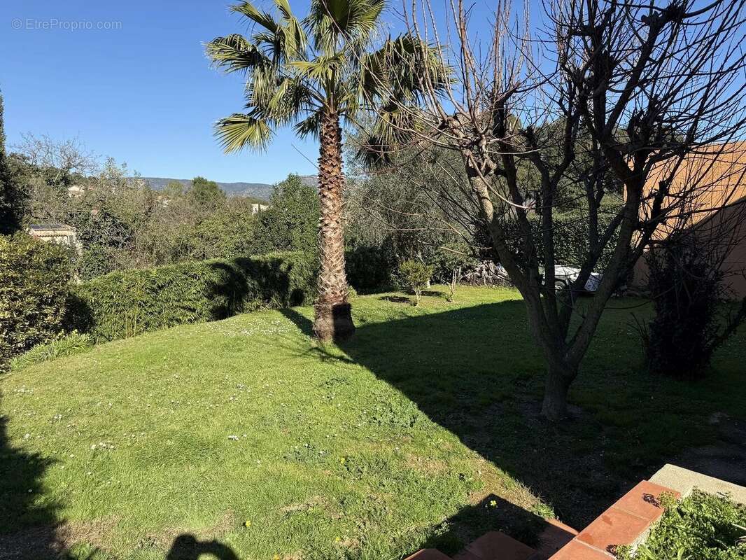 Maison à BORMES-LES-MIMOSAS