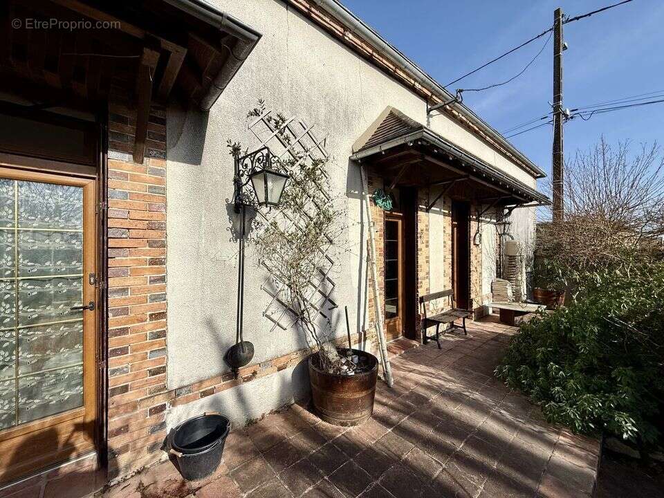 Maison à PONT-SUR-YONNE