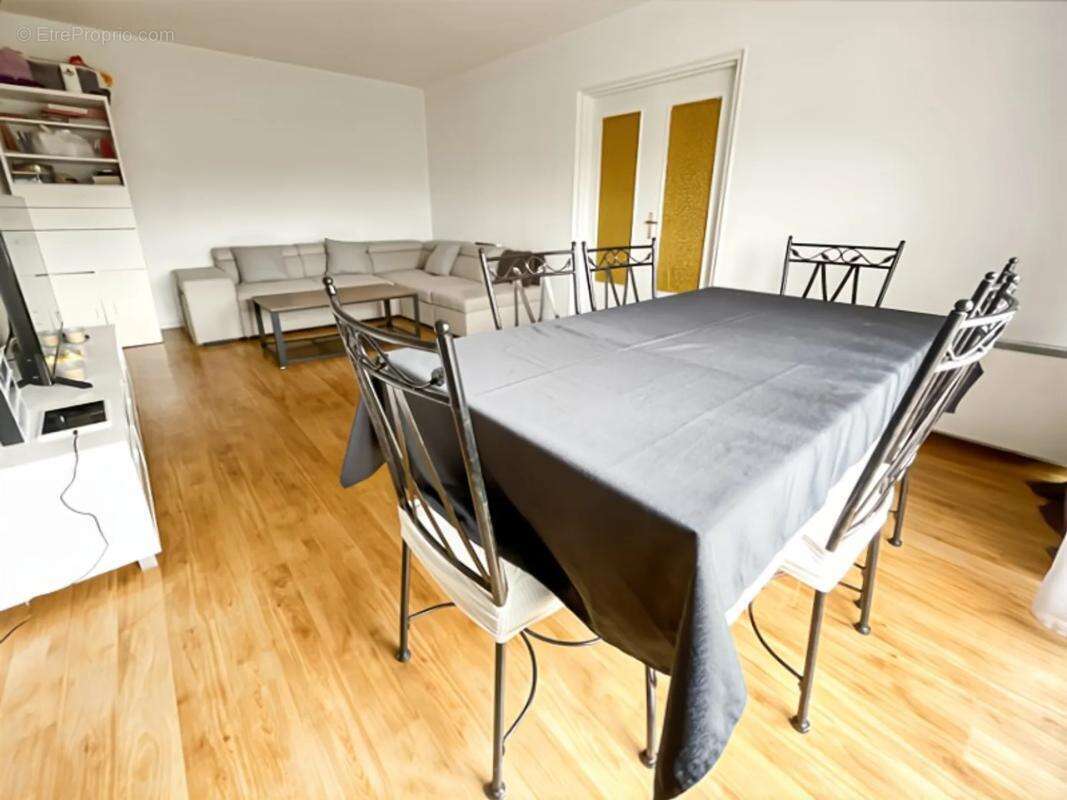 Appartement à DAMMARIE-LES-LYS