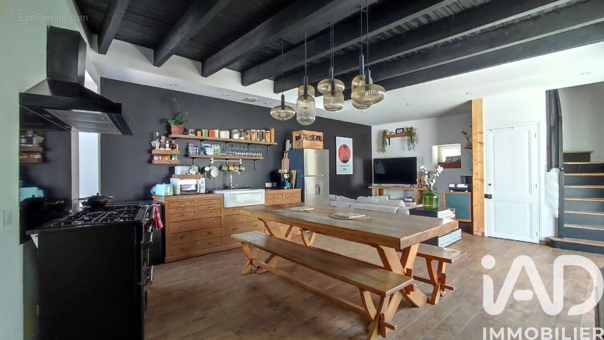 Maison 86 m² à Angoulins  - photo 2