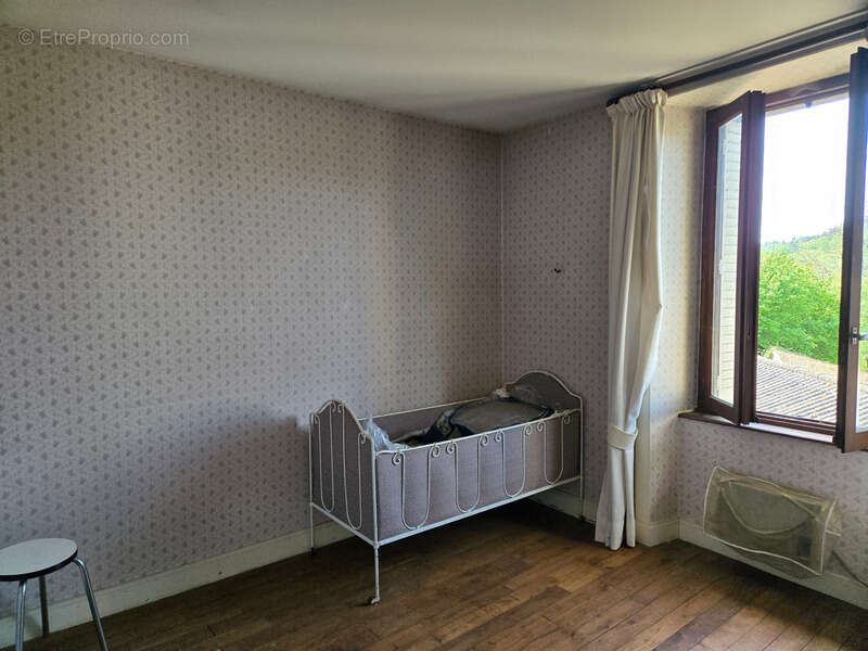 Maison à SAUVIAT-SUR-VIGE