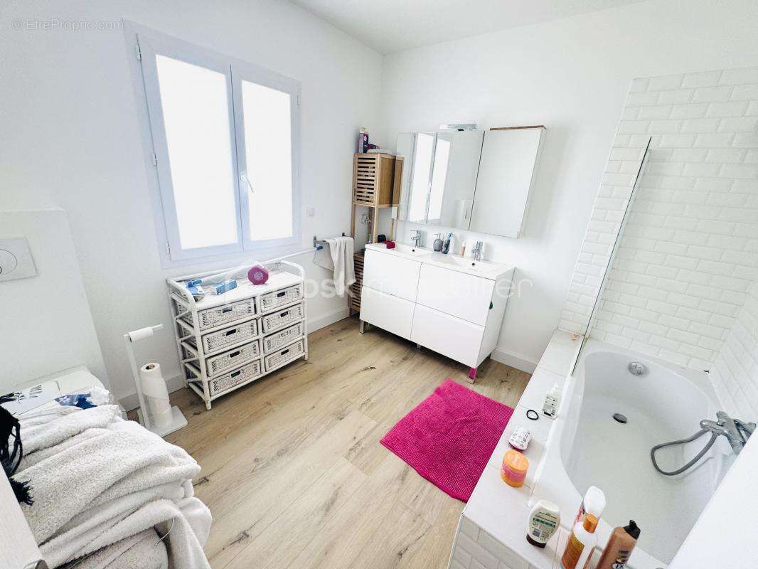 Maison à LIGNAN-SUR-ORB