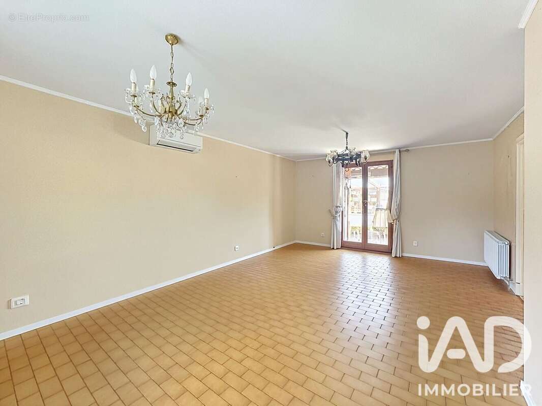 Maison 88 m² à Le Muy  - photo 7