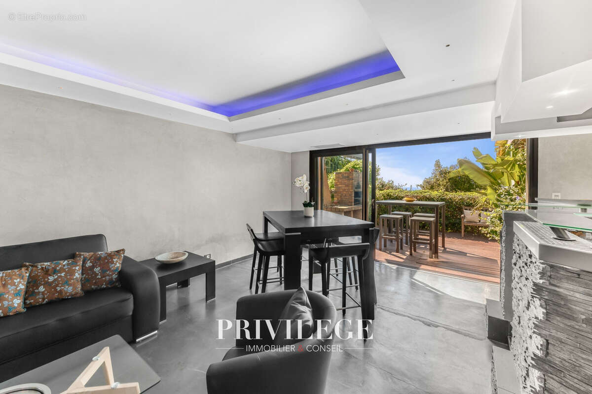 Golfe-Juan — Appartement de 120 m2 avec terrasse plein sud de 65 m2 - photo 6