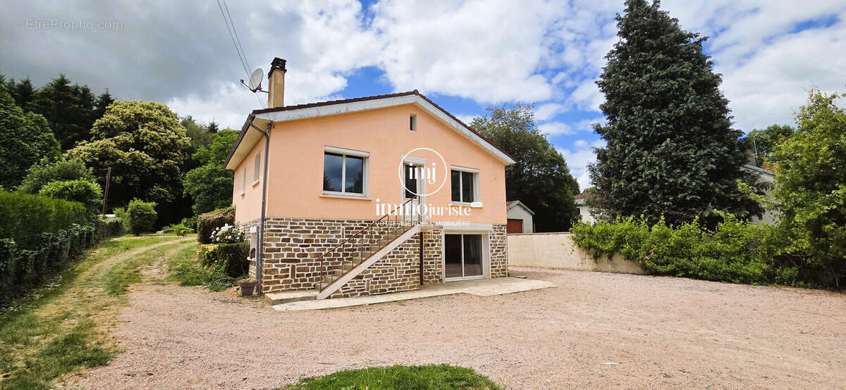 Maison 139 m² à La Coquille  - photo 2