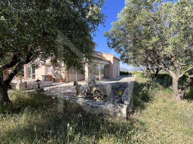 Maison à PEYROLLES-EN-PROVENCE