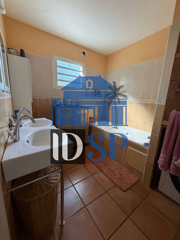 Maison avec piscine à la Plaine St Paul - photo 16