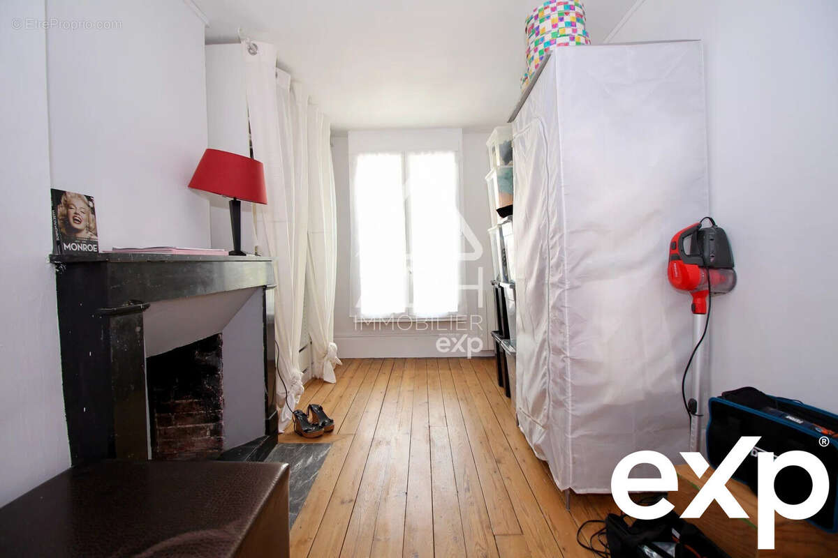 Appartement à NEAUPHLE-LE-CHATEAU