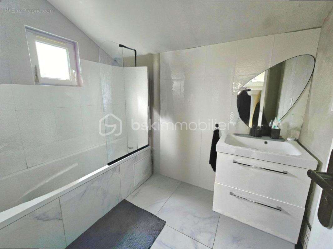 Plain pied moderne non mitoyen 2 chambres garage terrain 400m² - photo 13