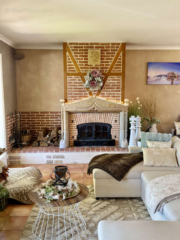 Maison à CRUZILLES-LES-MEPILLAT