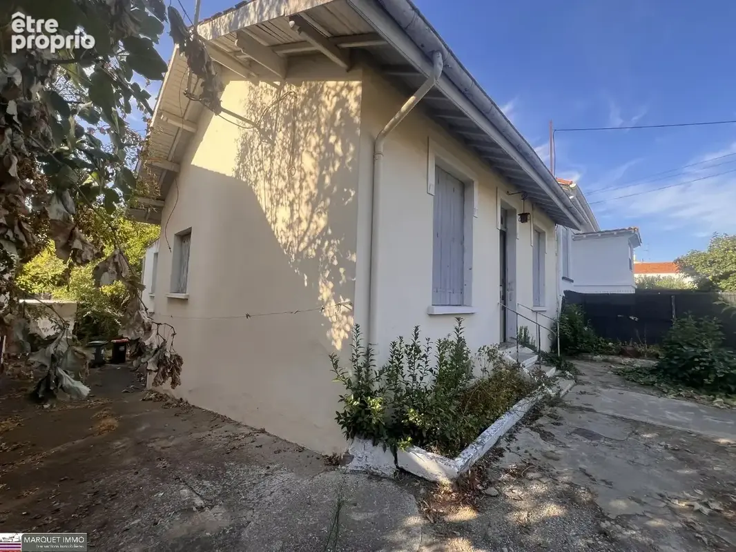Découvrez cette rarrissime villa T4 avec loggia des années 30 à remettre au goût du jour, de plain-pied d'une surface habitable  - photo 15
