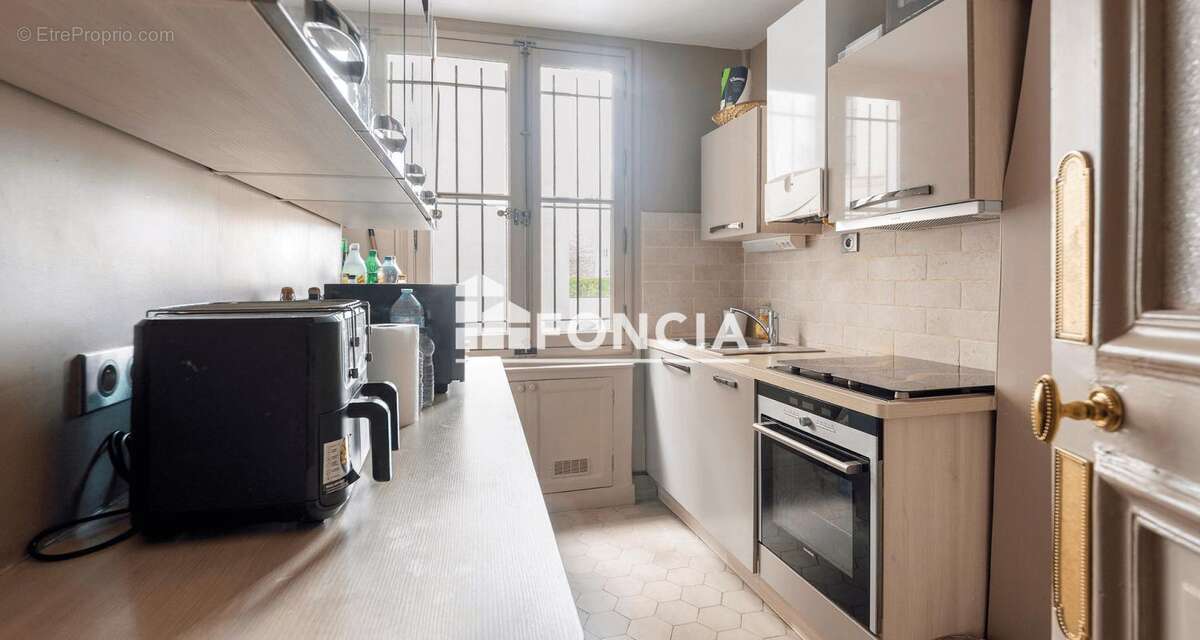 Appartement à PARIS-10E