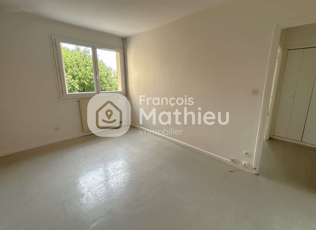 Villars-les-Dombes  - Appartement T2 d'environ 47m2 avec balcon et cave. - photo 8