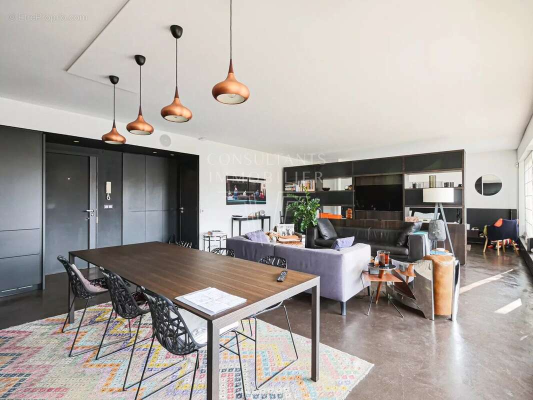 Appartement à NEUILLY-SUR-SEINE