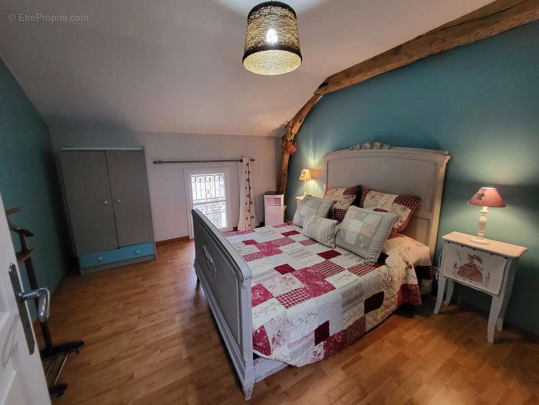 Maison à LA CHAPELLE-MOULIERE