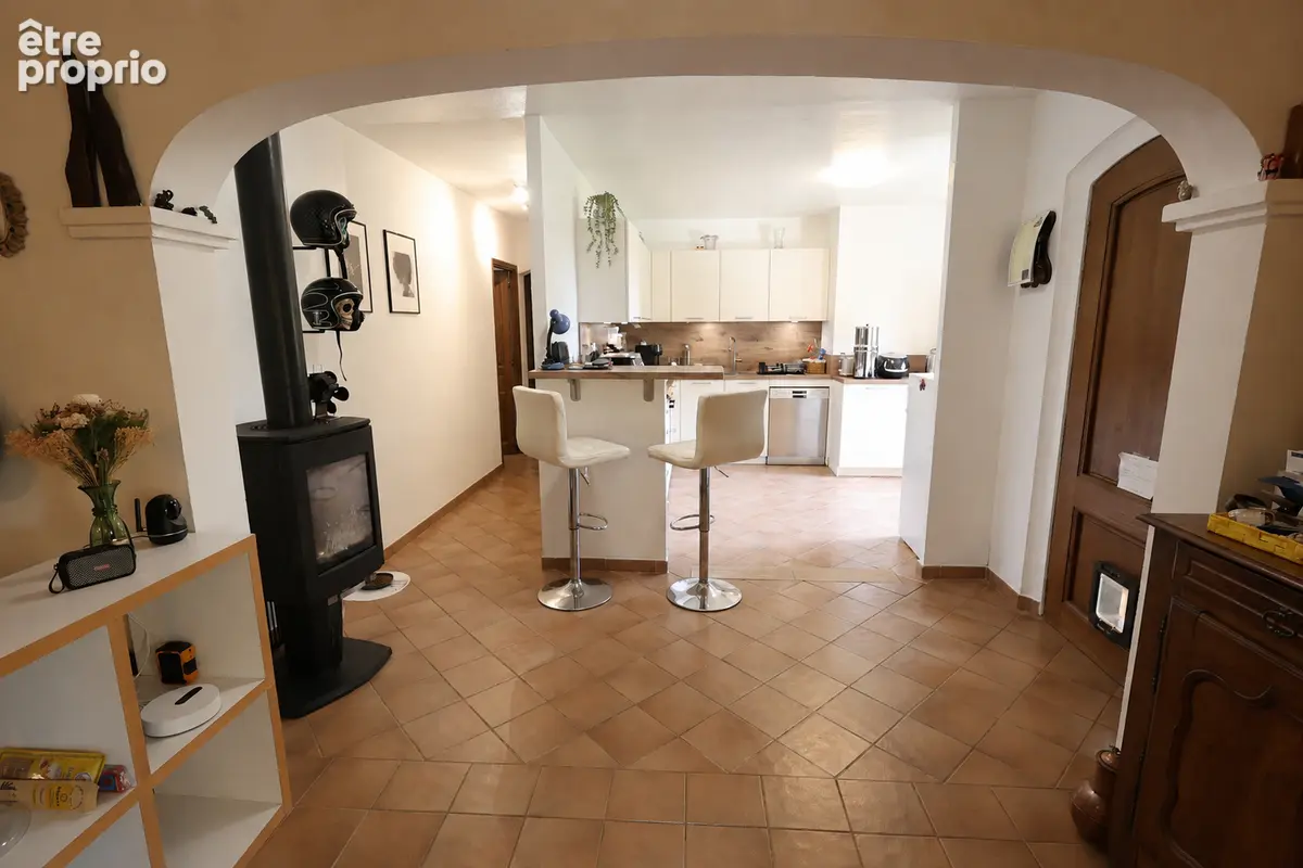 Maison 135 m² avec 2 mazets en pierre et bassin aperçu mer - photo 16
