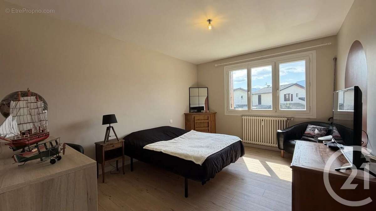 Appartement 92 m² à Rumilly  - photo 10