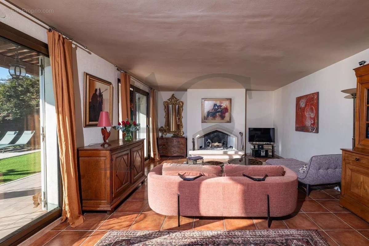 Maison à VILLENEUVE-LOUBET