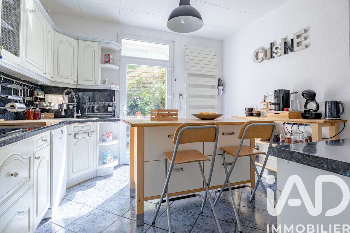Maison 180 m² à Villeneuve-Saint-Georges  - photo 8