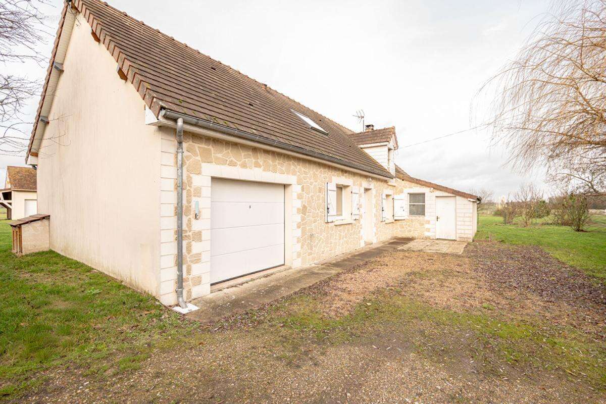 Lieux uniques ® x propriétés privées propose tres belle propriété 160 m² sur 4500 m² - photo 2