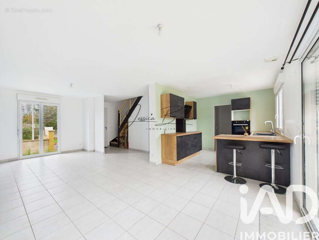 Photo 3 - Maison à MONTEREAU-FAULT-YONNE