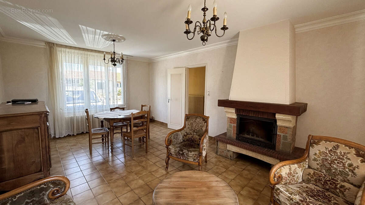 Maison à vendre T5 à 20 minutes de Cholet et Chemillé - photo 2