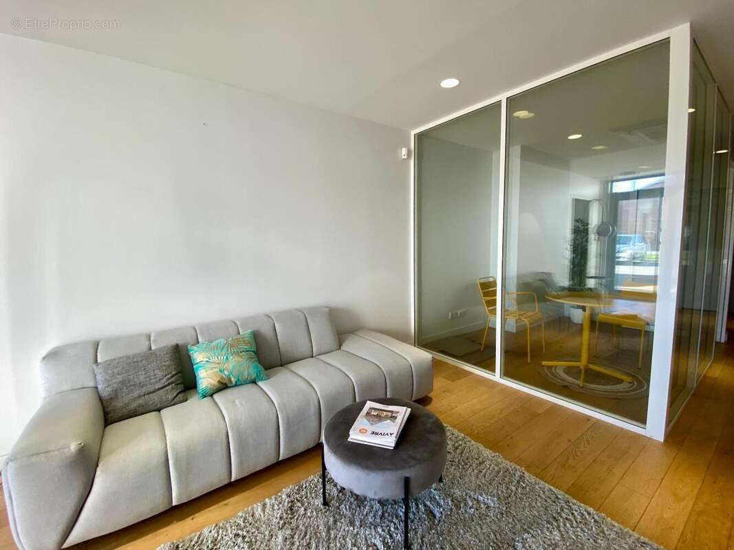   - Commerce à L'UNION