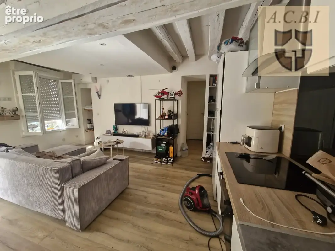 Maison située secteur Saint Ouen proches commerces et écoles. - photo 1
