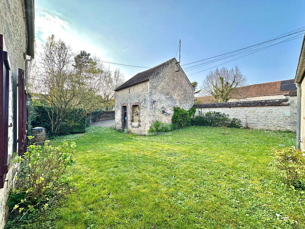 Maison à POLIGNY