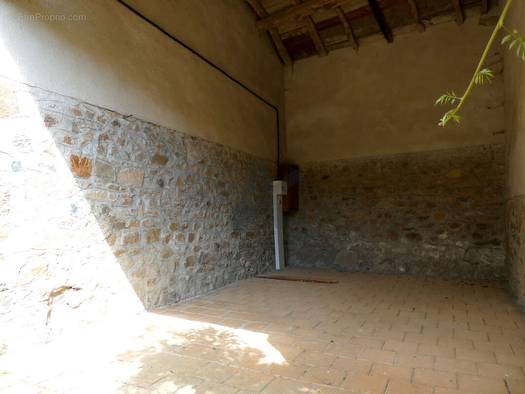 Maison à BRULLIOLES
