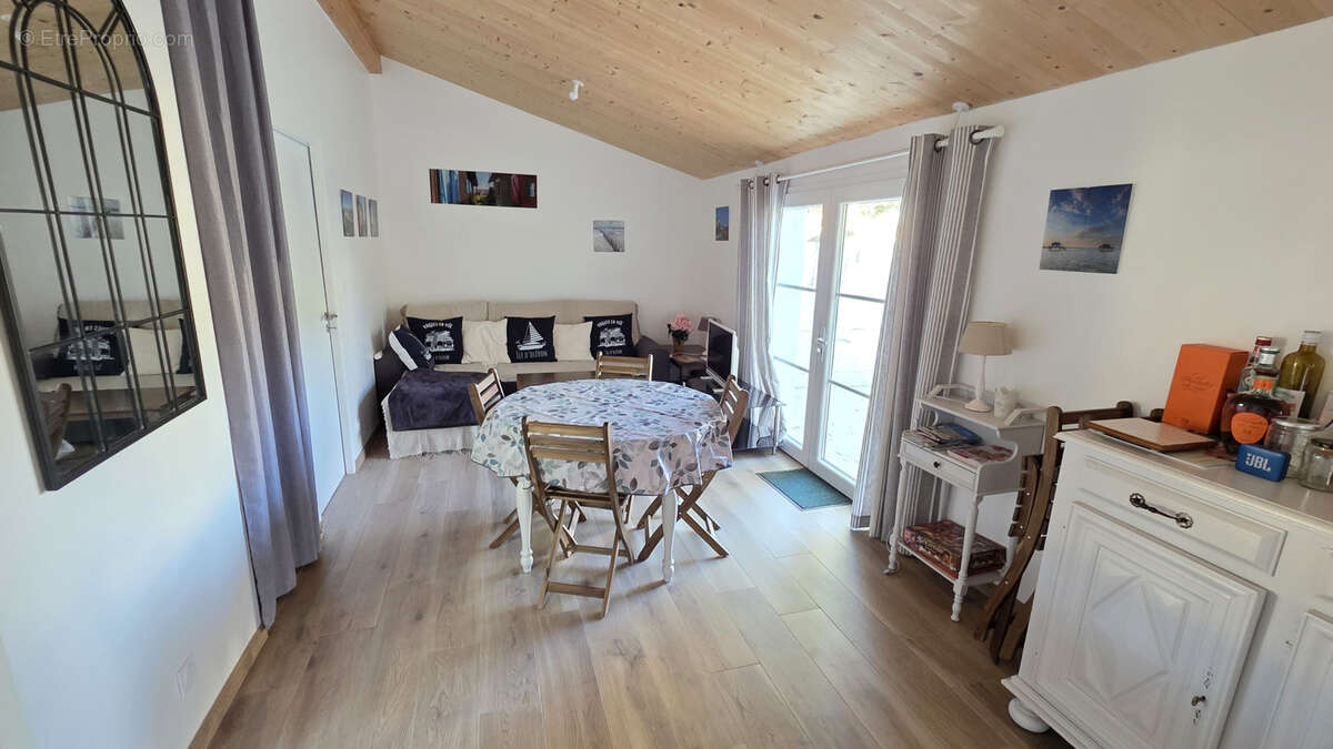 Maison à LA BREE-LES-BAINS