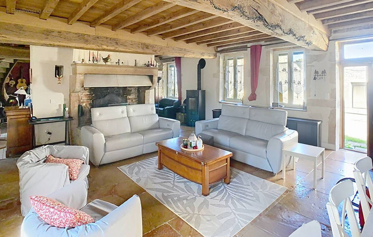 Maison à MARIGNY-LES-REULLEE