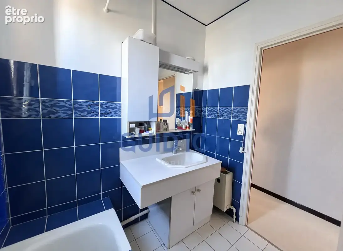 ONET-LE-CHÂTEAU   T4 traversant de 82 m2 avec balcon, garage et cave - photo 13