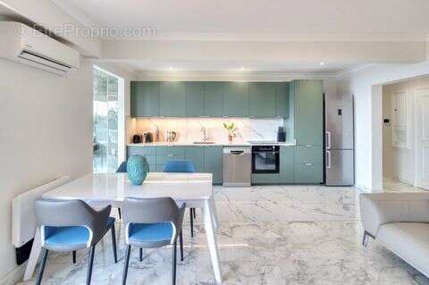 Appartement à ROQUEBRUNE-CAP-MARTIN
