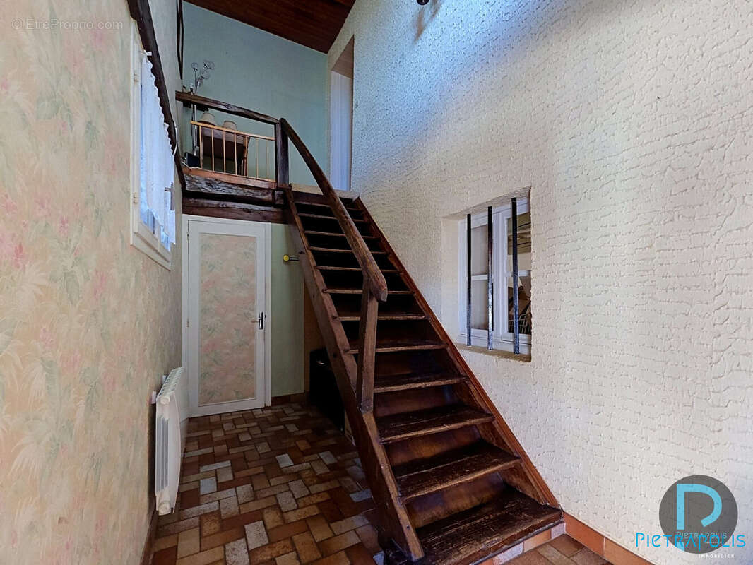Maison 116 m² à Cruzilles-Les-Mepillat  - photo 9