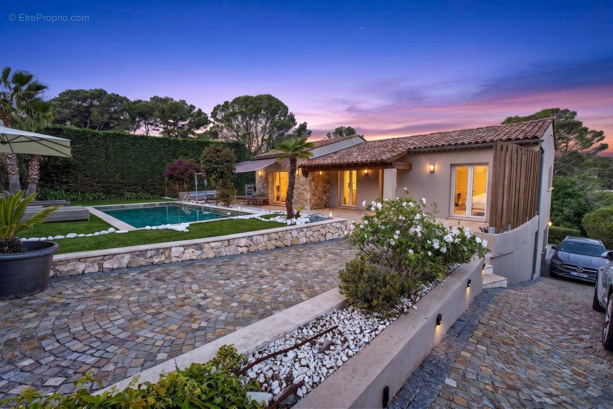 Maison à MOUGINS