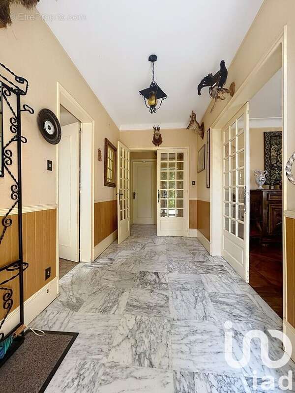 Maison 157 m² à Massignac  - photo 2