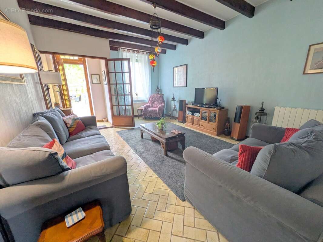 Maison en pierre économe en énergie, dépendances et près de 8 000 m² de terrain - photo 6