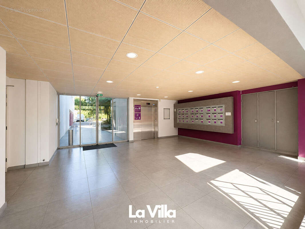 Local commercial Nimes 170 m2 - photo 10