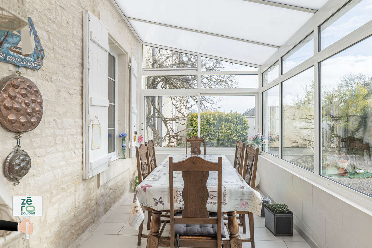 Maison à LES MAGNILS-REIGNIERS