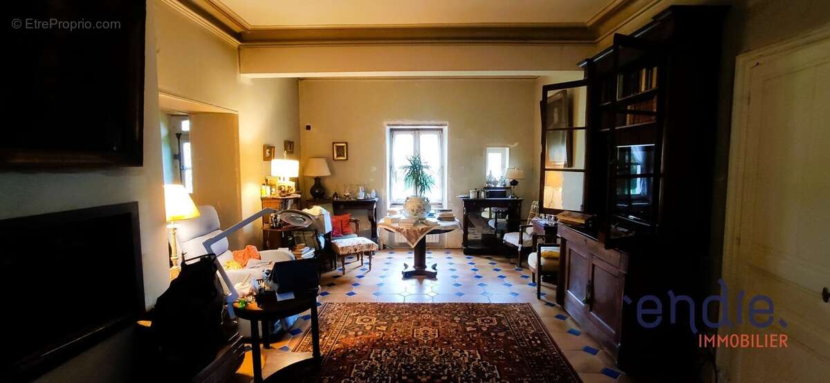 Maison à LUCAY-LE-MALE