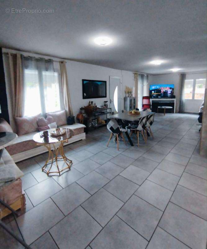 Maison 137 m² à Bagnols-Sur-Ceze  - photo 2