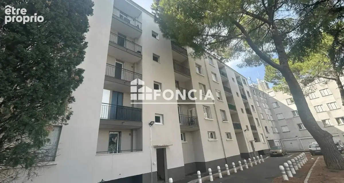En exclusivité - P3 de 61 m² au 1er étage à Nîmes, avec cave et parking, actuellement libre - photo 1