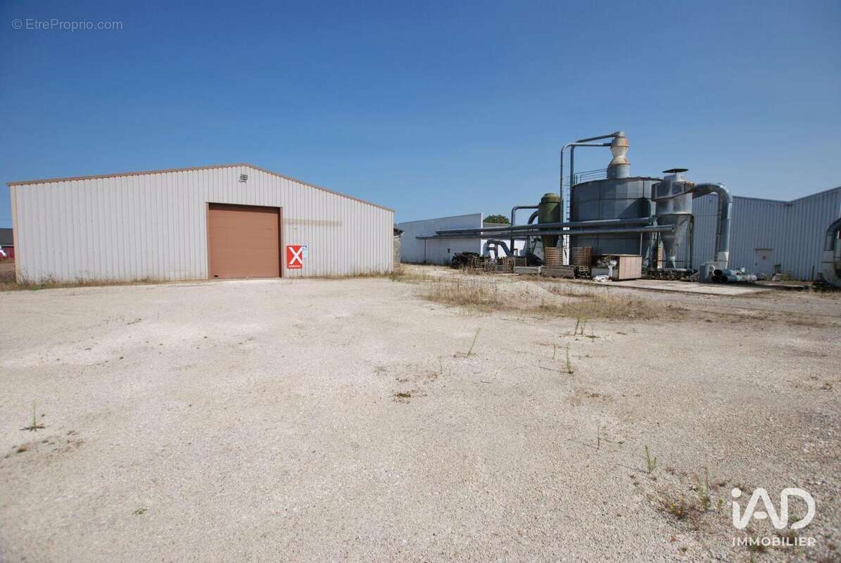 Photo 9 - Commerce à CHATILLON-SUR-LOIRE