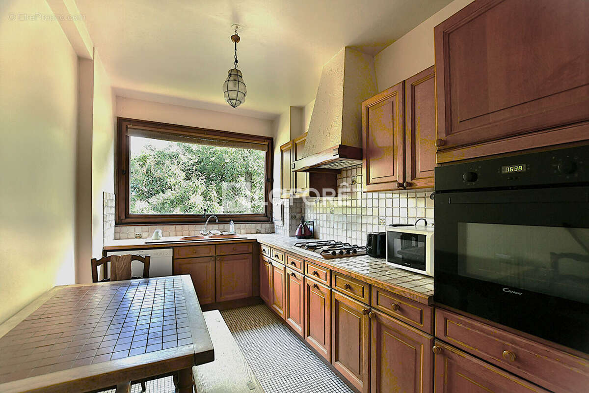 Appartement à LA CELLE-SAINT-CLOUD