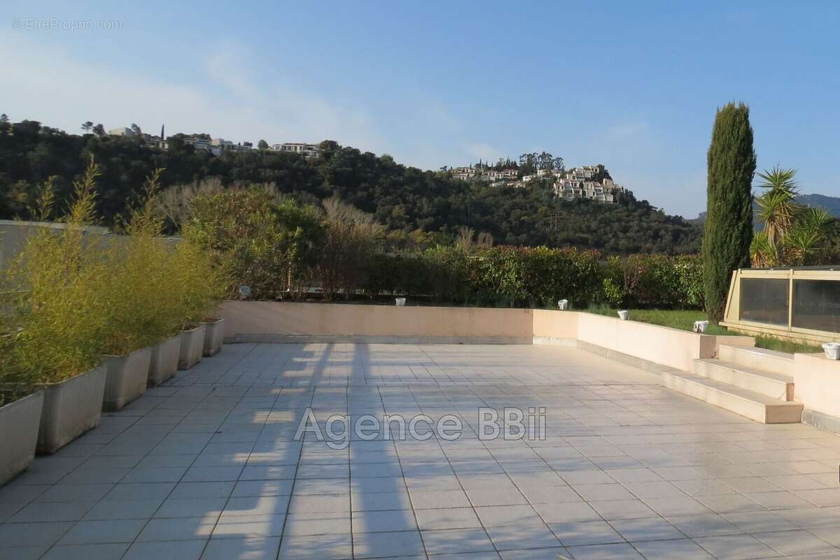 Appartement 90 m² à Mandelieu-La-Napoule  - photo 3